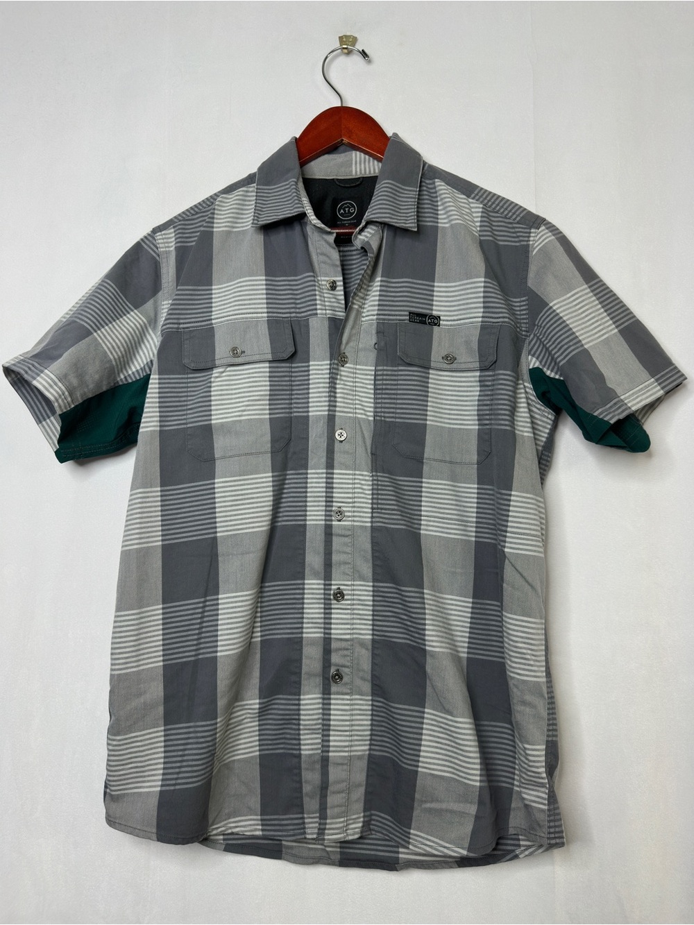 All Terrain Gear Wrangler Button Up Short Sleeve Striped Gray Plaid Medium Top